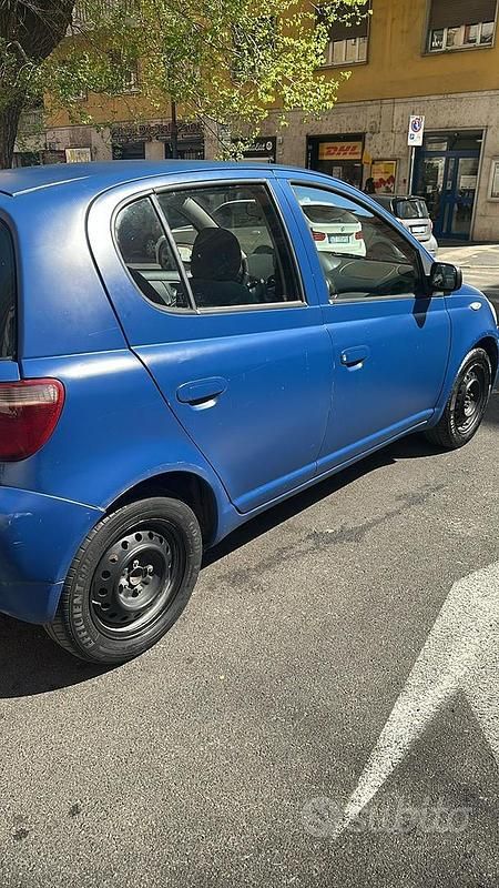 Usata Toyota Yaris 1999 Blu Berlina
