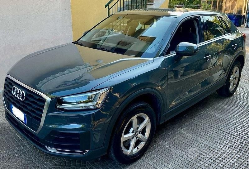 Begagnad Audi Q2 Ambiente 150 HK (110 kW) 2017 Grå SUV