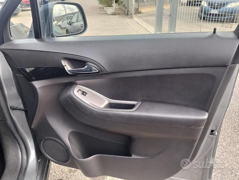 Usata Chevrolet Orlando LTZ 163 CV (119 kW) 2011 Grigio Monovolume