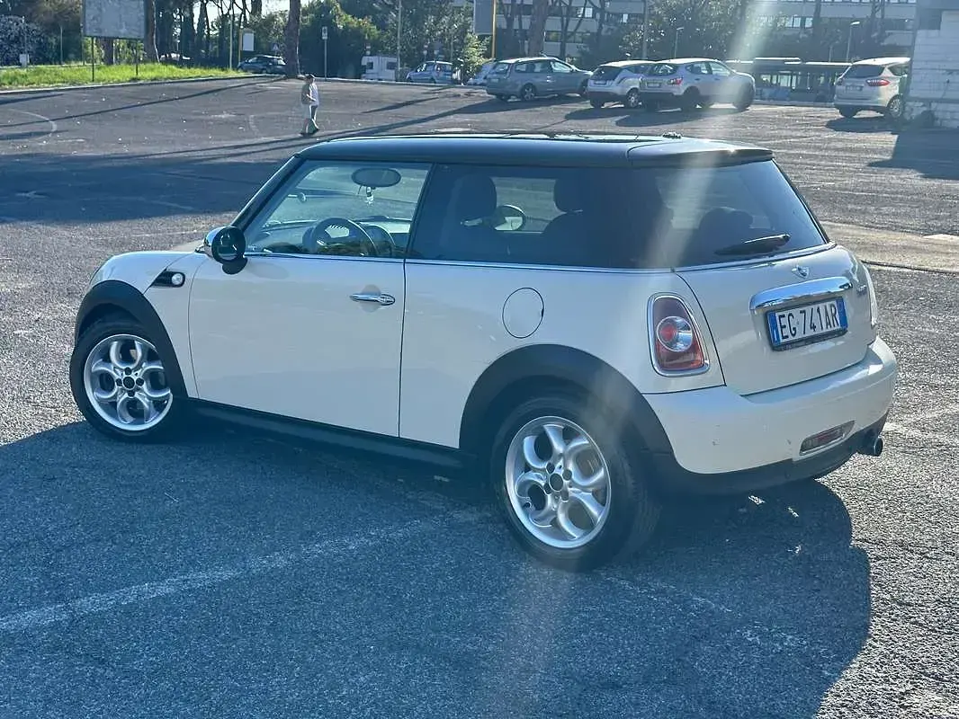 Usata Mini Cooper 122 CV (89 kW) 2011 Bianco Utilitaria