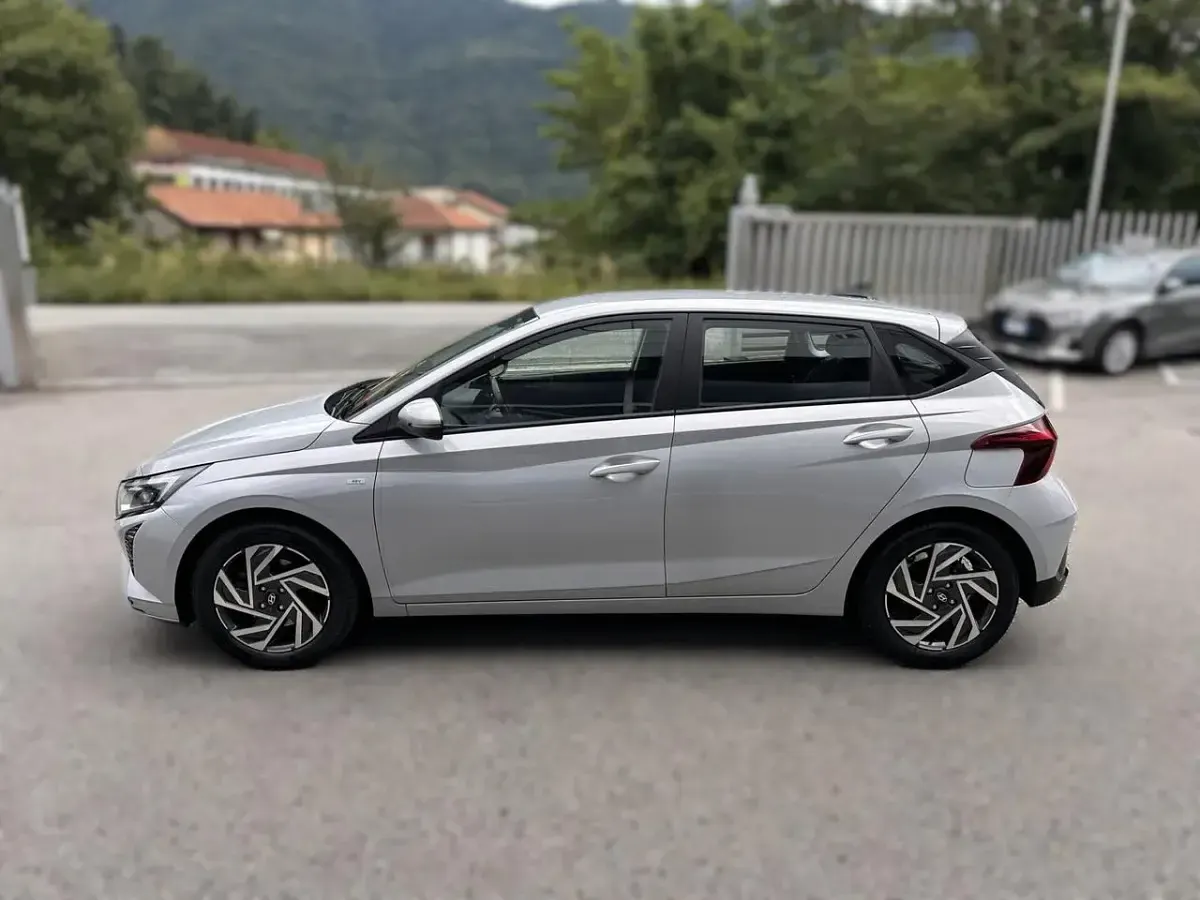 Usata Hyundai i20 Prime 101 CV (74 kW) 2024 Argento Utilitaria