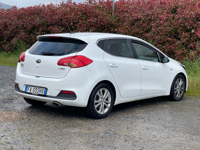 Usata Kia Ceed 128 CV (94 kW) 2015 Bianco Utilitaria
