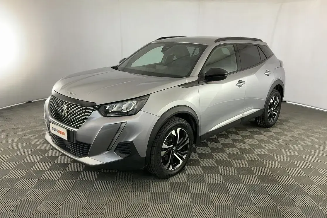 Usata Peugeot 2008 Allure 131 CV (96 kW) 2023 Grigio SUV