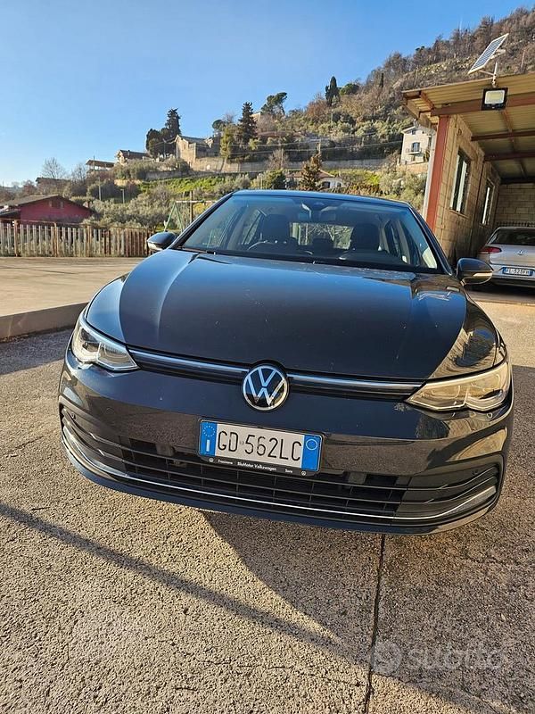 Usata VW Golf VIII Style 115 CV (84 kW) 2020 Blu Berlina