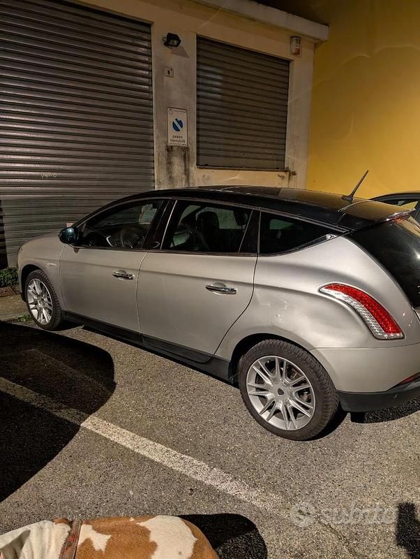 Begagnad Lancia Delta 165 HK (121 kW) 2009 Halvkombi