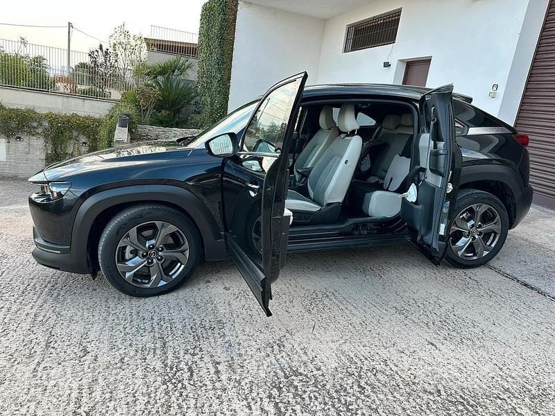 Usata 2021 Mazda MX30 SUV | 16.900 € (Cara) - Immagine 1/4