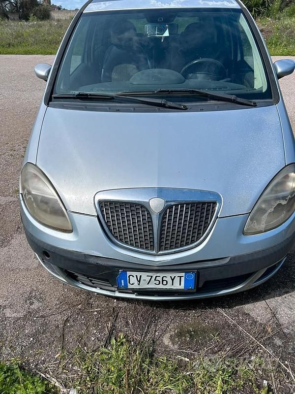 Usata Lancia Musa 69 CV (50 kW) 2004 Grigio Monovolume