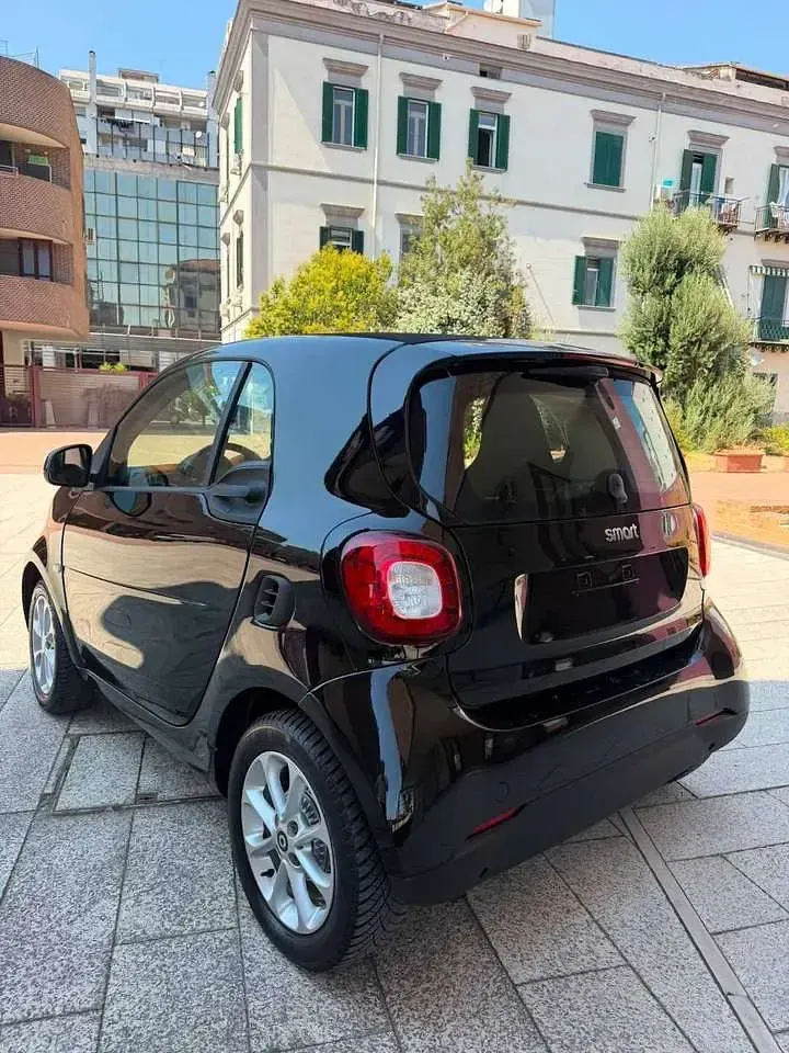 Usata Smart ForTwo Coupé Superpassion 71 CV (52 kW) 2020 Nero mitos Utilitaria