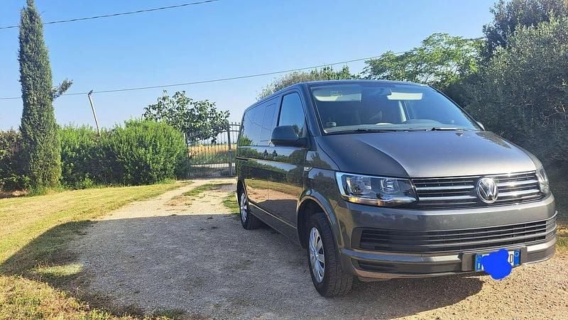 Usata VW T6 Trendline 150 CV (110 kW) 2018 Grigio Furgone