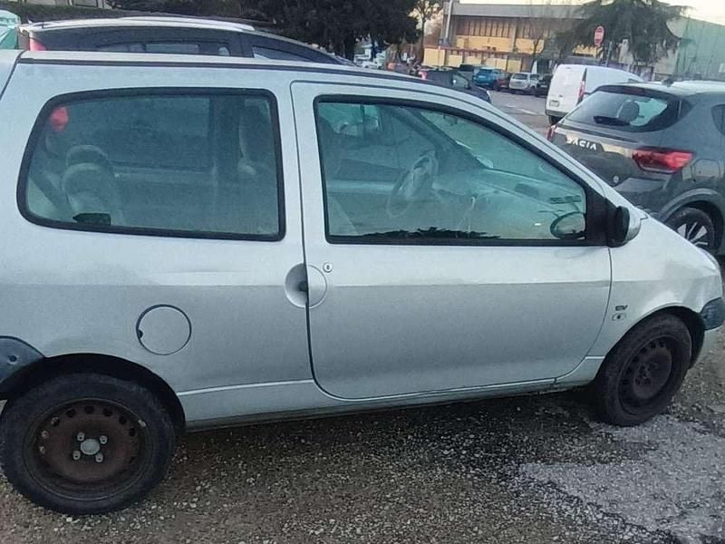 Grigio Usata 2002 Renault Twingo Dynamique Utilitaria | 550 € (Ottimo prezzo) - Immagine 1/4