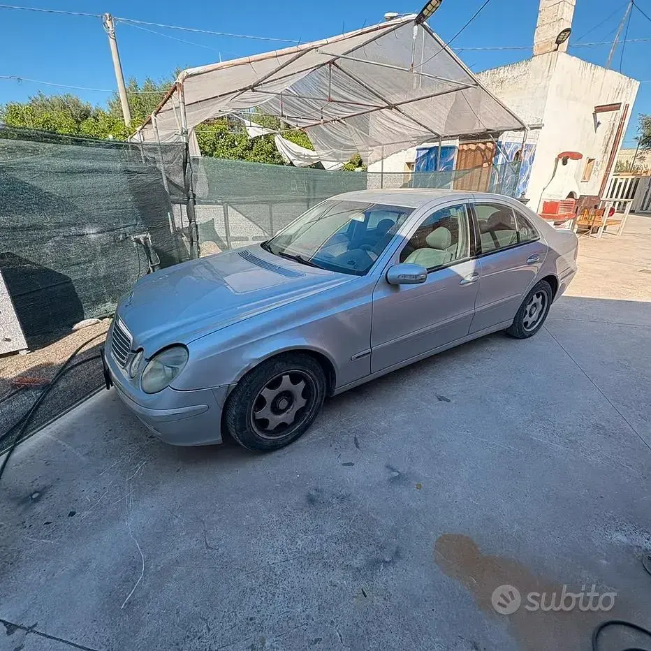 Usata Mercedes E220 150 CV (110 kW) 2004 Berlina