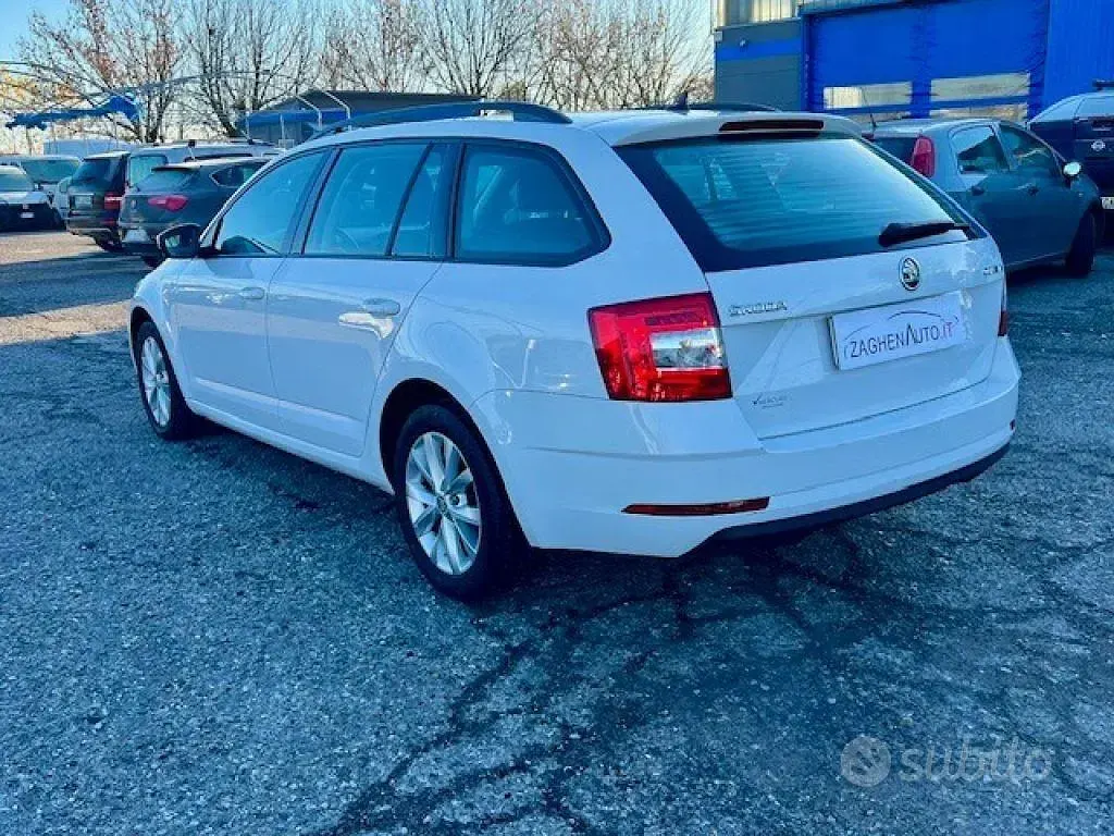 Usata Skoda Octavia Executive 116 CV (85 kW) 2019 Bianco Station wagon