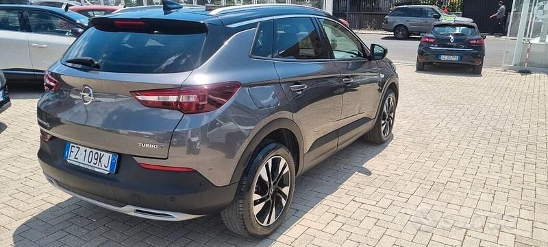 Käytetty Opel Grandland X Ultimate 131 HP (96 kW) 2019 Harmaa Katumaasturi