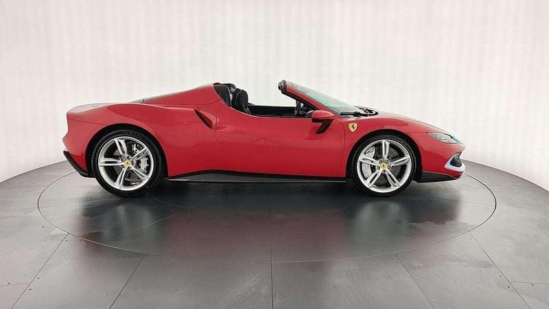 Nuova Ferrari 296 829 CV (609 kW) 2025 Rosso Cabrio