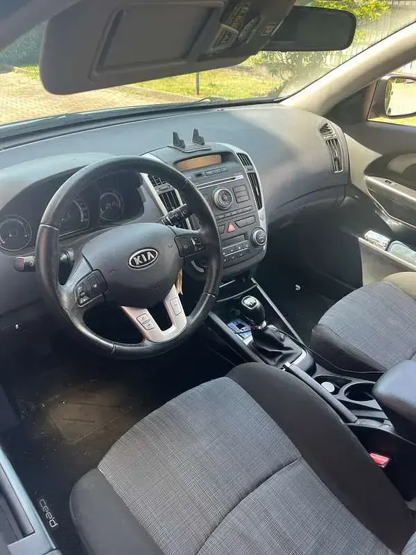 Usata Kia Ceed Sportswagon 16 CV (11 kW) 2012 Nero Station wagon