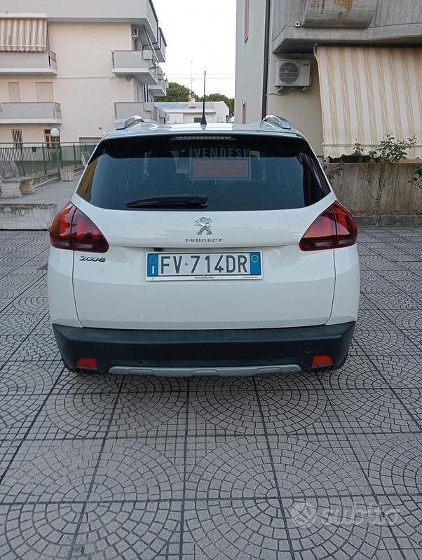 Usata Peugeot 2008 Allure 100 CV (73 kW) 2019 Bianco SUV