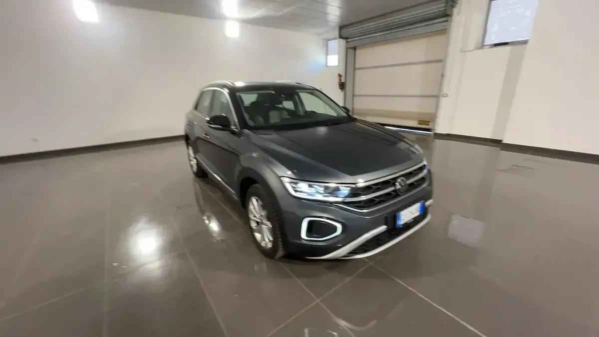 Usata VW T-Roc Style 150 CV (110 kW) 2022 Grigio SUV