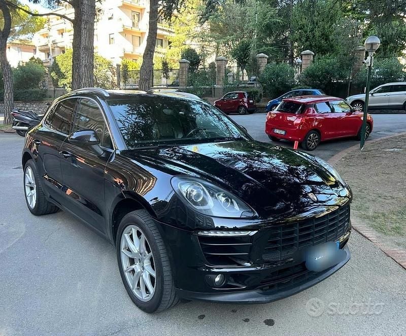 Nero Usata 2016 Porsche Macan SUV | 30.500 € (Buon prezzo) - Immagine 1/4