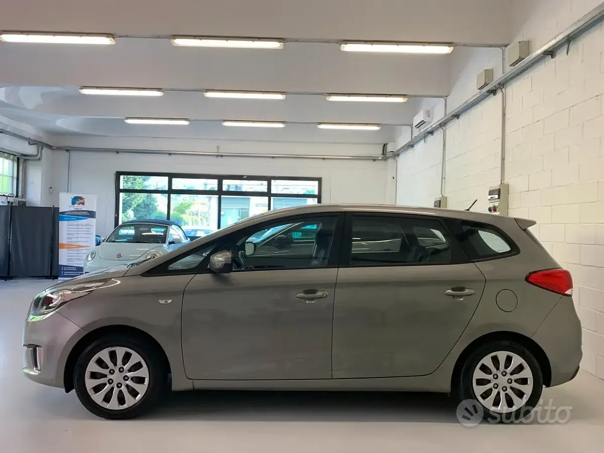Usata Kia Carens 116 CV (85 kW) 2014 Grigio Monovolume