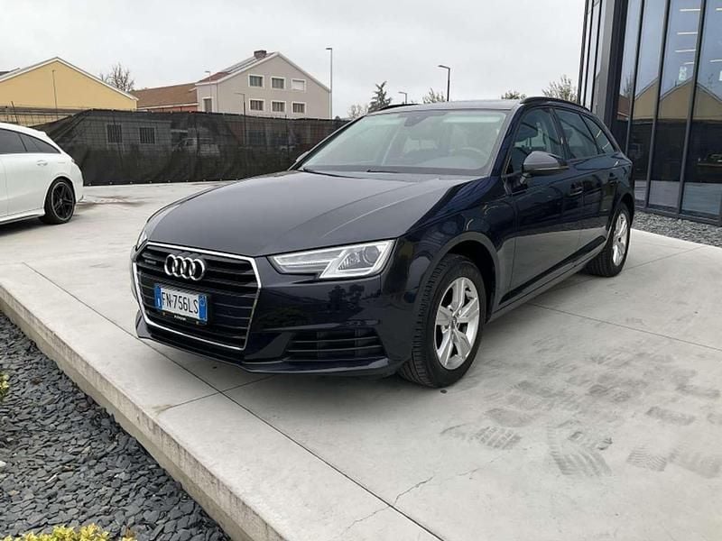 Usata Audi A4 Business 150 CV (110 kW) 2018 Blu/azzurro Station wagon