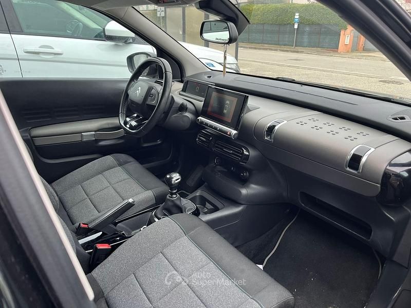 Usado Citroën C4 PureTech 110 HP (80 kW) 2020 Preto Sedan