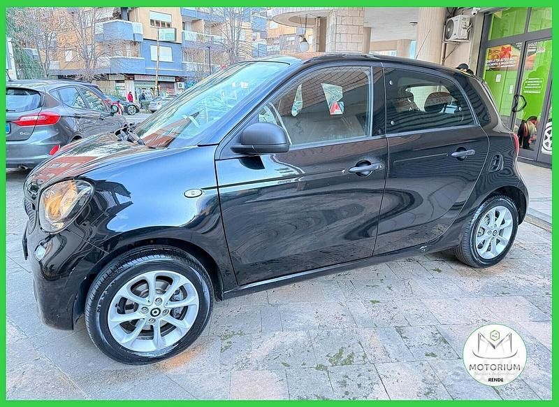 Usata Smart ForFour 72 CV (52 kW) 2017 Nero Utilitaria