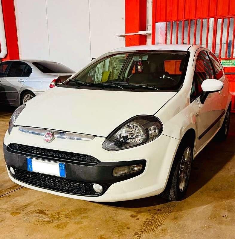 Usata Fiat Punto Active 69 CV (50 kW) 2011 Berlina