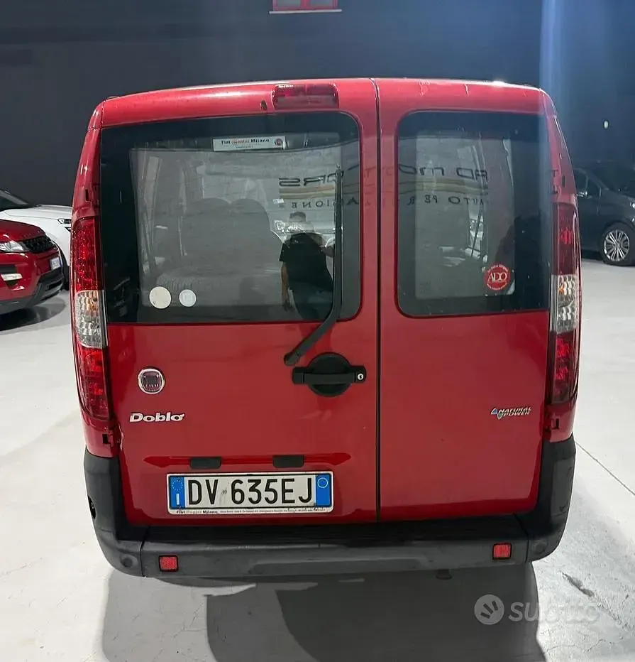 Usata Fiat Doblò 103 CV (75 kW) 2009 Rosso Monovolume