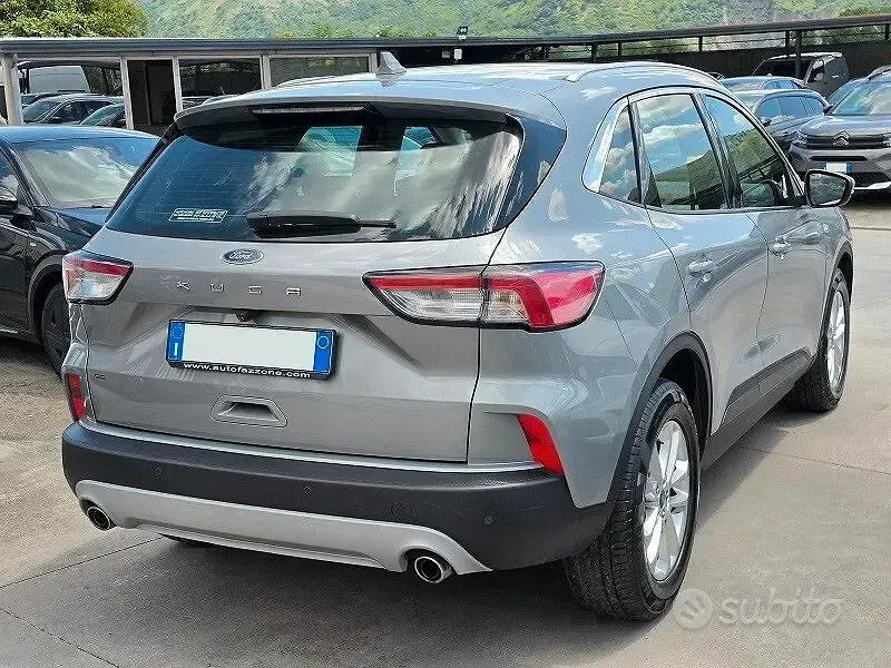 Usata Ford Kuga 120 CV (88 kW) 2021 Grigio SUV