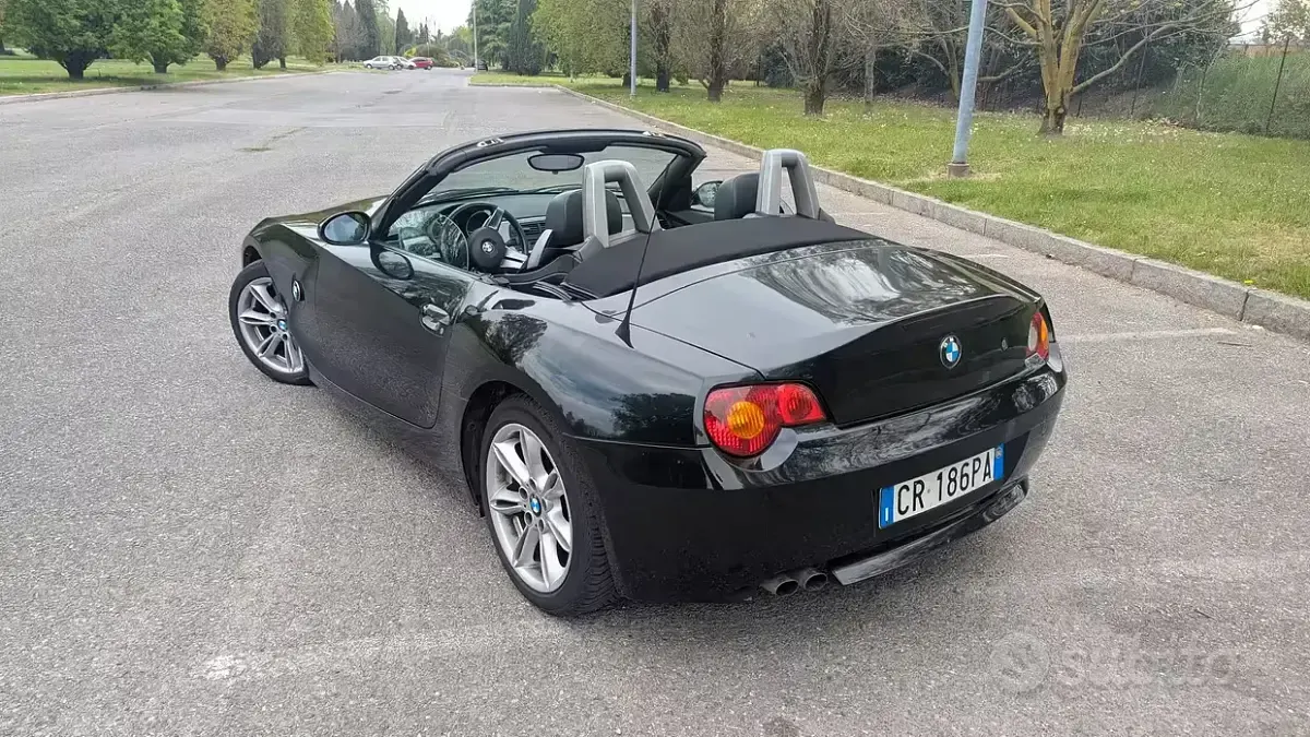 Usata BMW Z4 Efficient Dynamics 192 CV (141 kW) 2004 Nero Cabrio