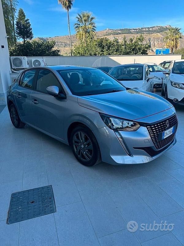 Usata Peugeot 208 Allure 102 CV (75 kW) 2021 Grigio Utilitaria