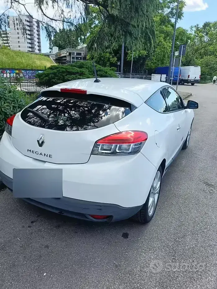 Usata Renault Mégane Coupé 110 CV (80 kW) 2011 Bianco Coupé
