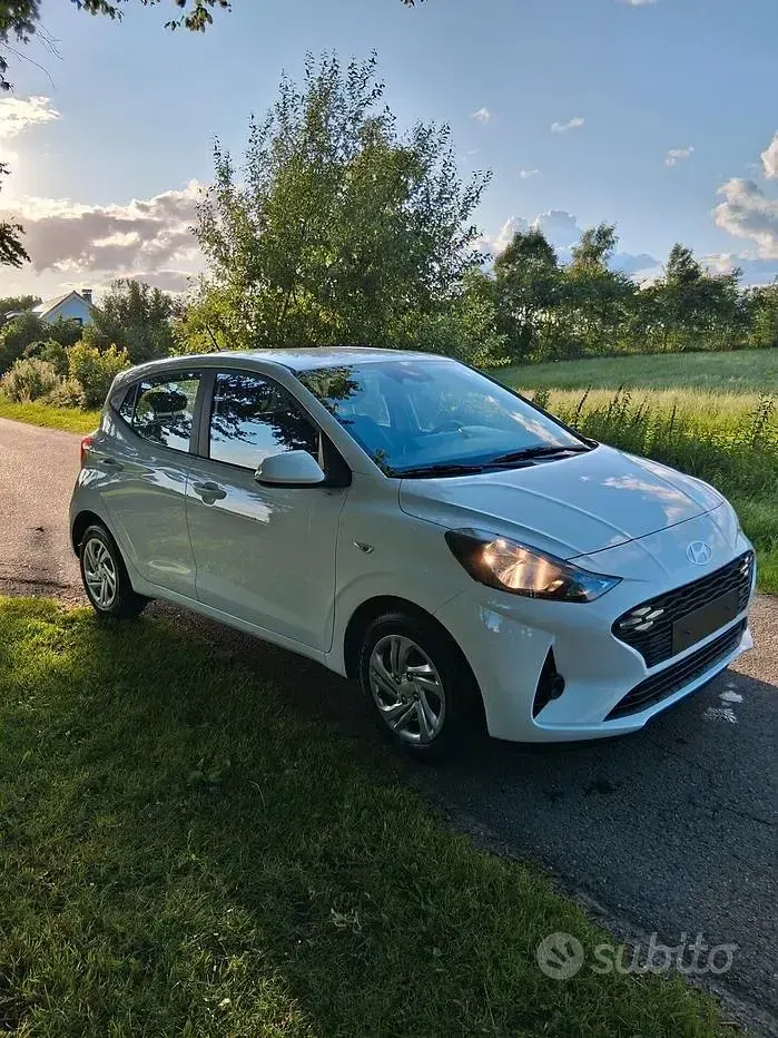 Usata Hyundai i10 Select 63 CV (46 kW) 2025 Bianco Utilitaria