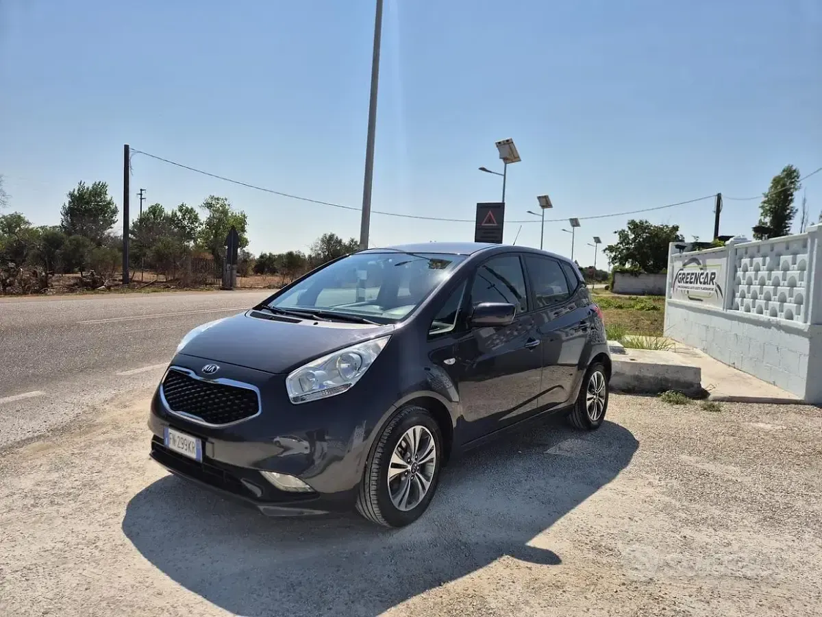 Usata Kia Venga 90 CV (66 kW) 2018 Grigio Utilitaria