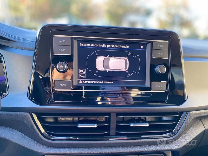 Usata VW T-Roc Life 110 CV (80 kW) 2023 Grigio SUV