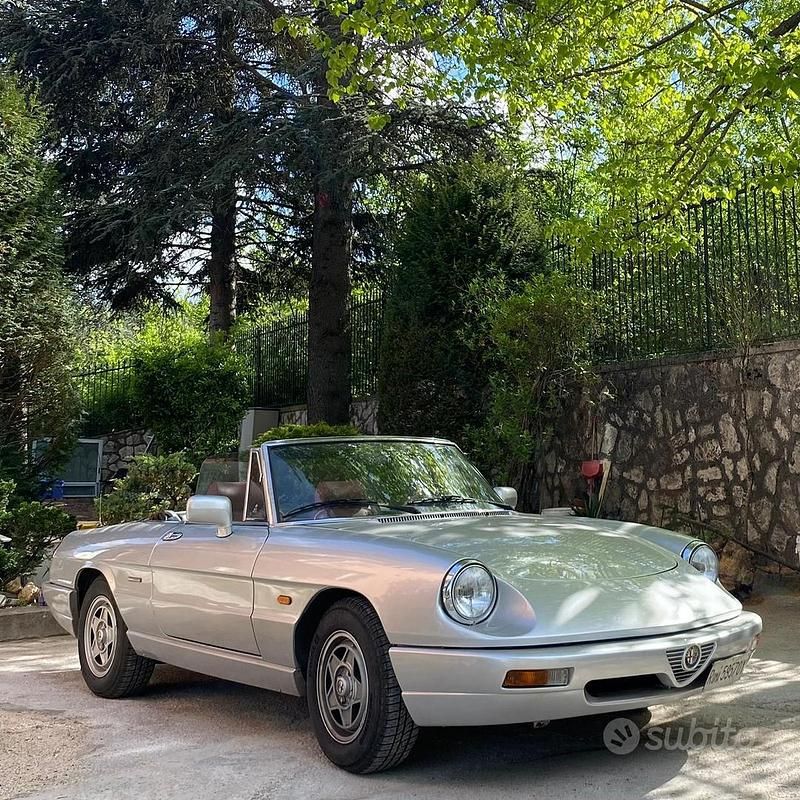 Usata Alfa Romeo Spider 106 CV (77 kW) 1990 Grigio Cabrio