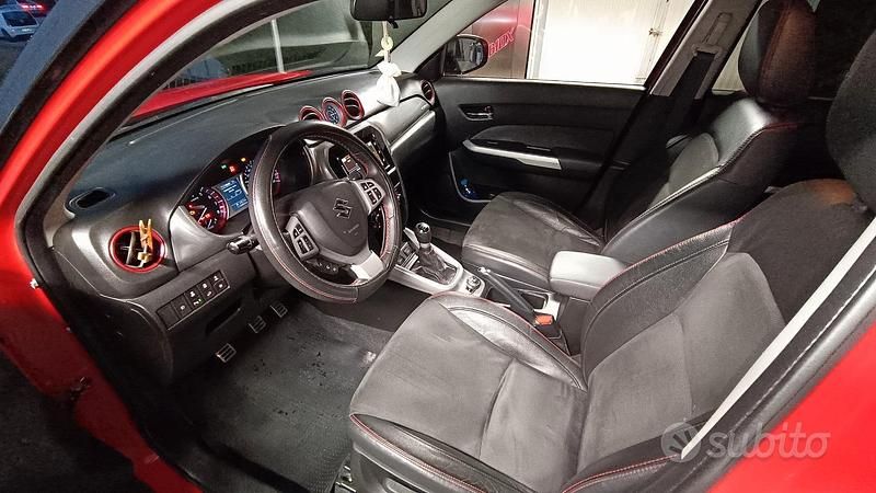 Second-hand Suzuki Vitara 140 CP (102 kW) 2016 Roșu Berlinǎ