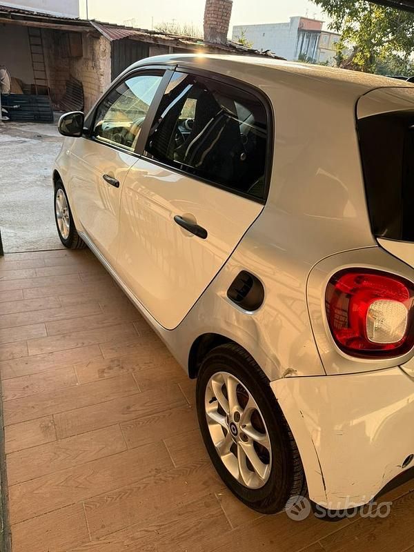Usata Smart ForFour 61 CV (44 kW) 2017 Bianco Utilitaria