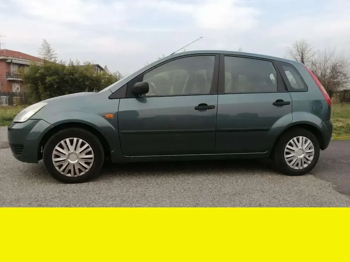 Usata Ford Fiesta 75 CV (55 kW) 2003 Other Utilitaria