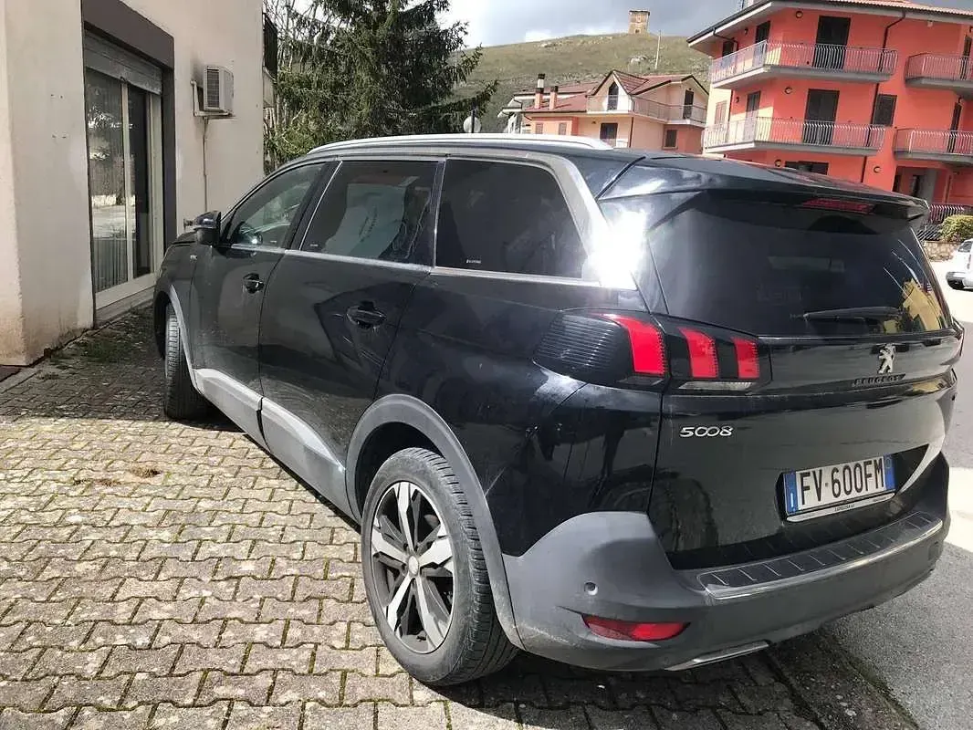 Usata Peugeot 5008 GT-line 131 CV (96 kW) 2019 Nero SUV