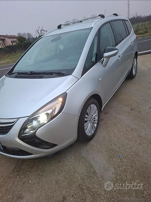 Grigio Usata 2016 Opel Zafira Monovolume | 6500 € - Immagine 1/4