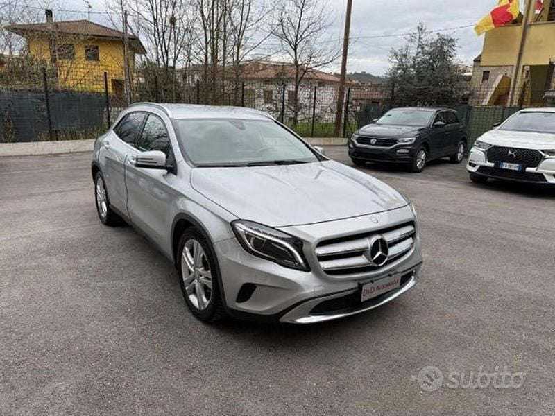 Usata Mercedes GLA200 Premium 136 CV (100 kW) 2015 Grigio metallizzato SUV