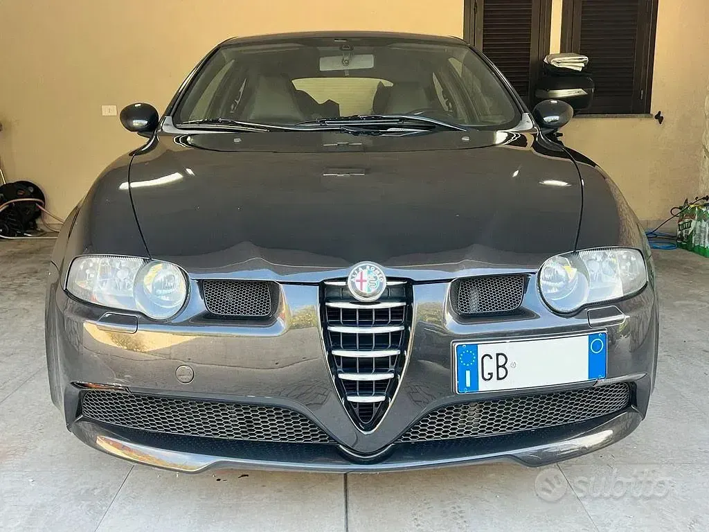 Usata Alfa Romeo 147 250 CV (183 kW) 2003 Nero Utilitaria