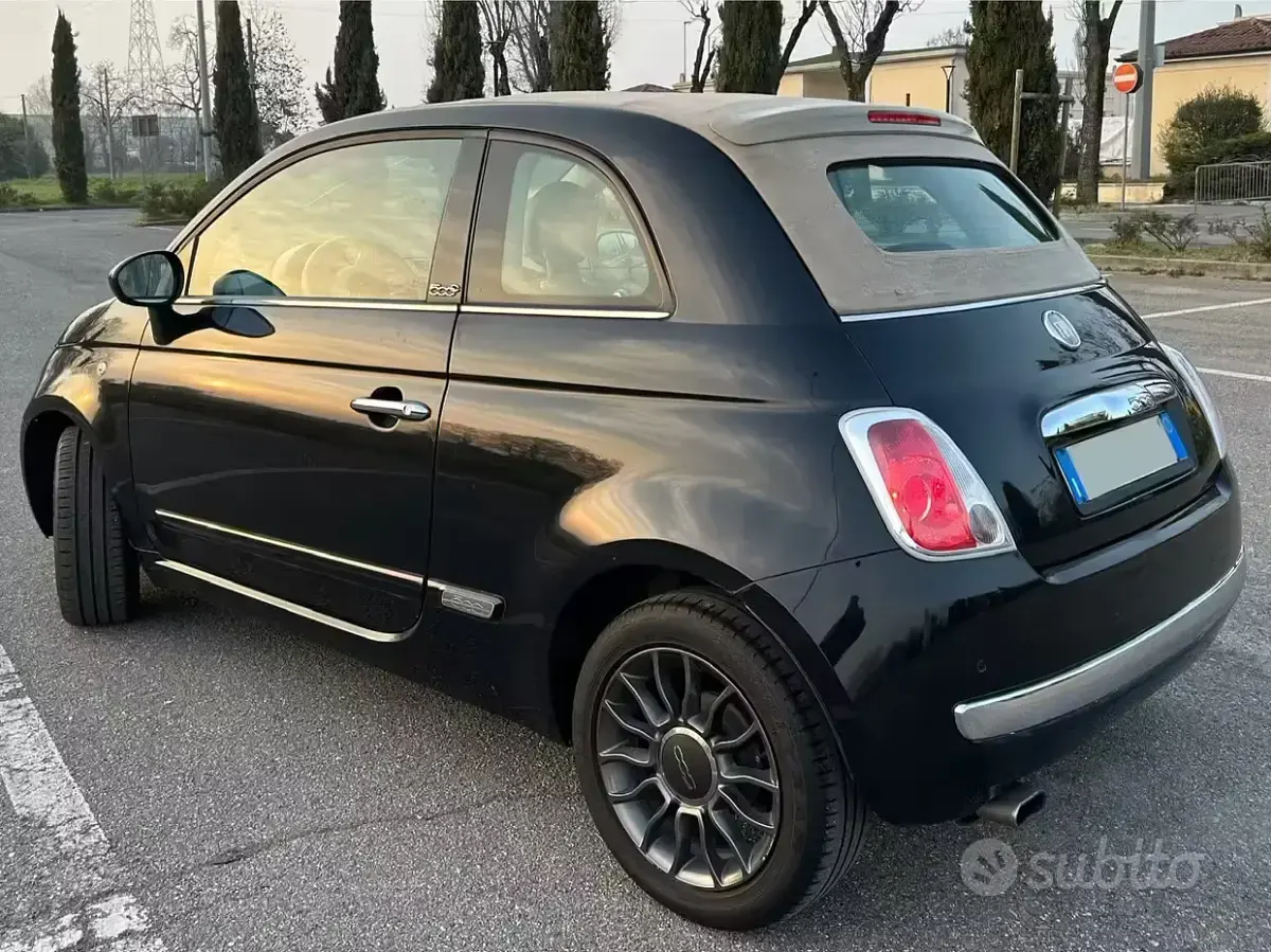 Usata Fiat 500 Lounge 69 CV (50 kW) 2011 Nero Utilitaria