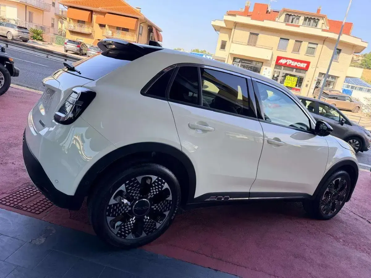 Usata Fiat 600 La Prima 101 CV (74 kW) 2025 Bianco SUV