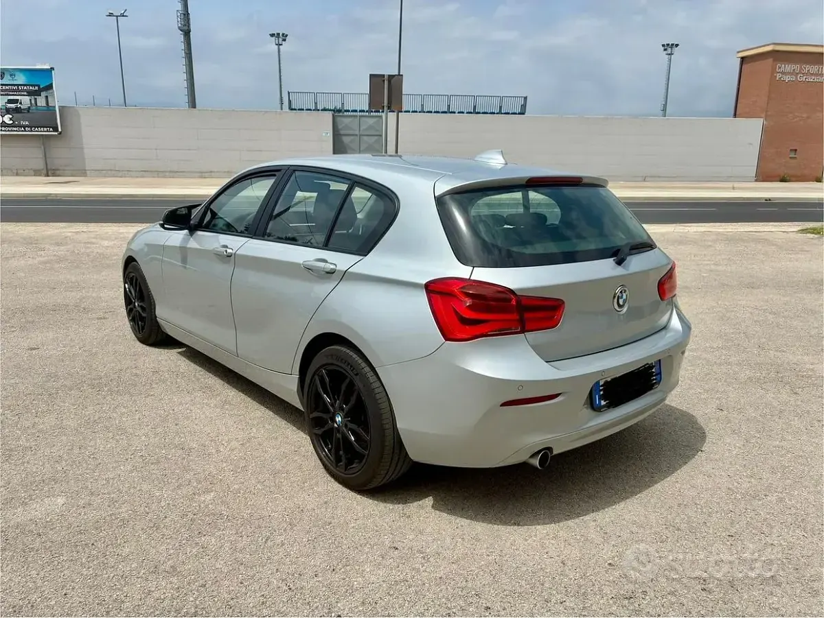 Usata BMW 116 Sport Line 116 CV (85 kW) 2019 Grigio Utilitaria
