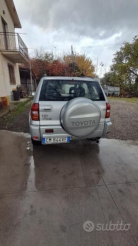 Usata Toyota RAV4 2004 SUV