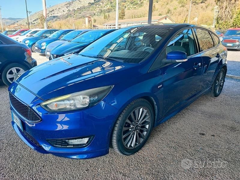Usata Ford Focus ST-Line 125 CV (91 kW) 2017 Blu Berlina