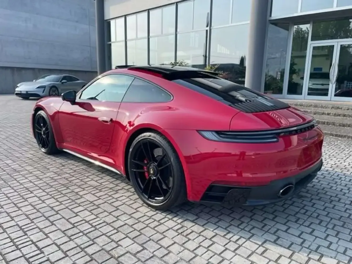 Usata Porsche 911 Carrera GTS 480 CV (353 kW) 2022 Rosso carminio Coupé