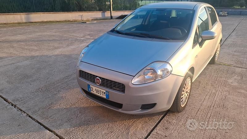 Usata Fiat Grande Punto 90 CV (66 kW) 2008 Grigio Utilitaria